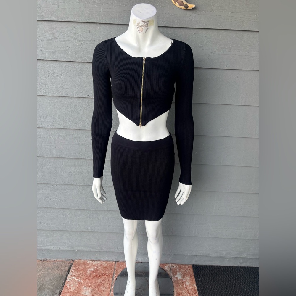 Hera Collection Black Ribbed Two-Piece Skirt Set with Gold Zip